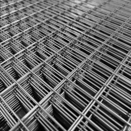 Treillis métallique nervuré FeE500